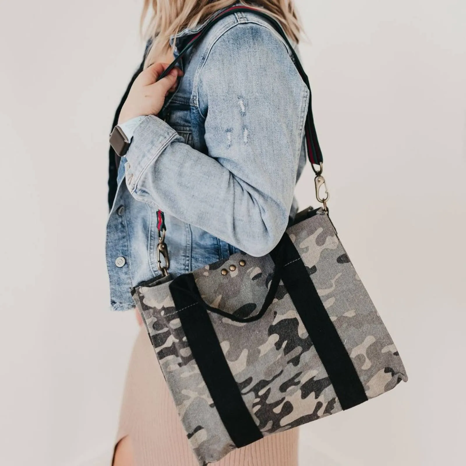 Camo Canvas Tote w Red/Blue Strap