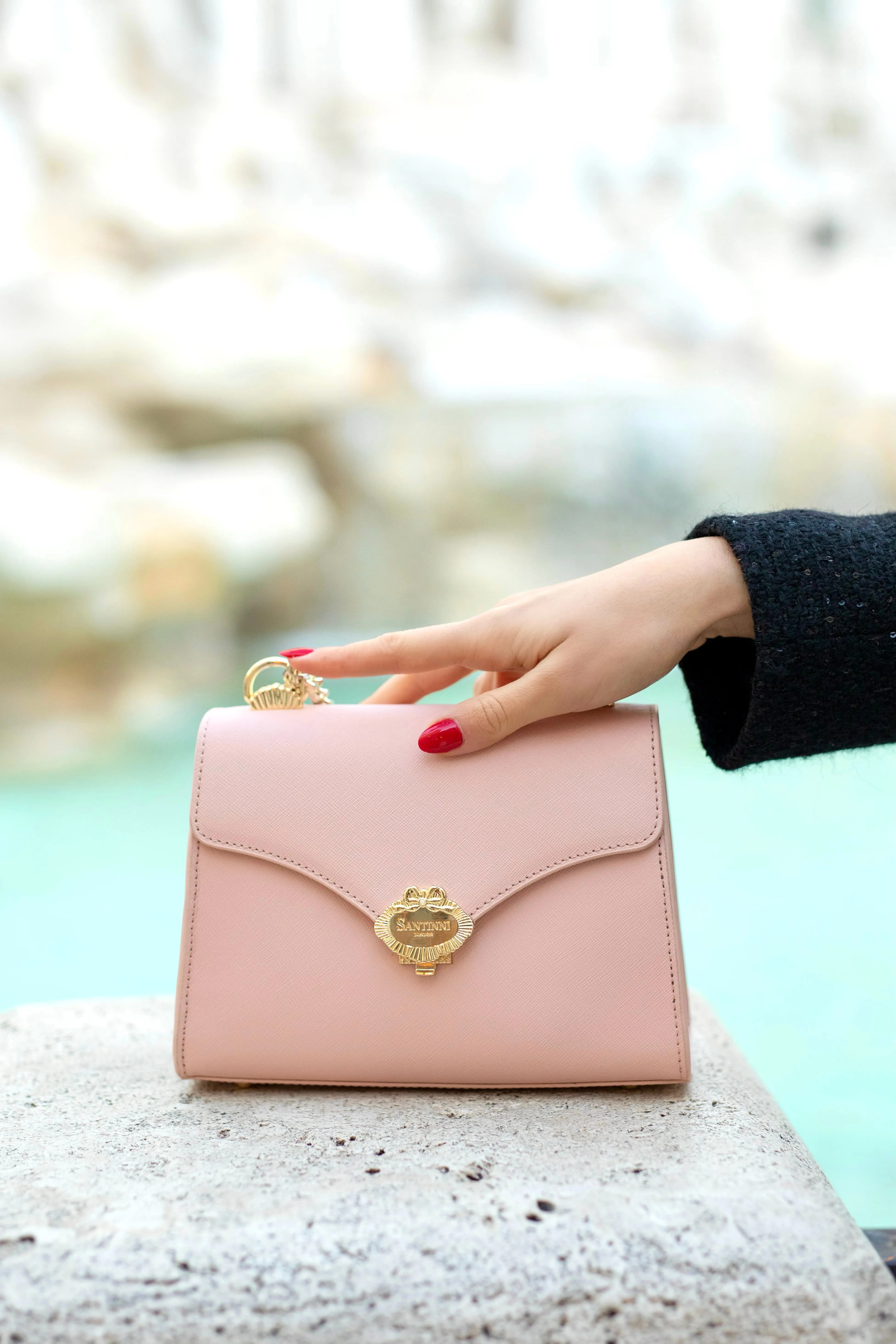 'Venus' Saffiano Leather Handbag in Rosa