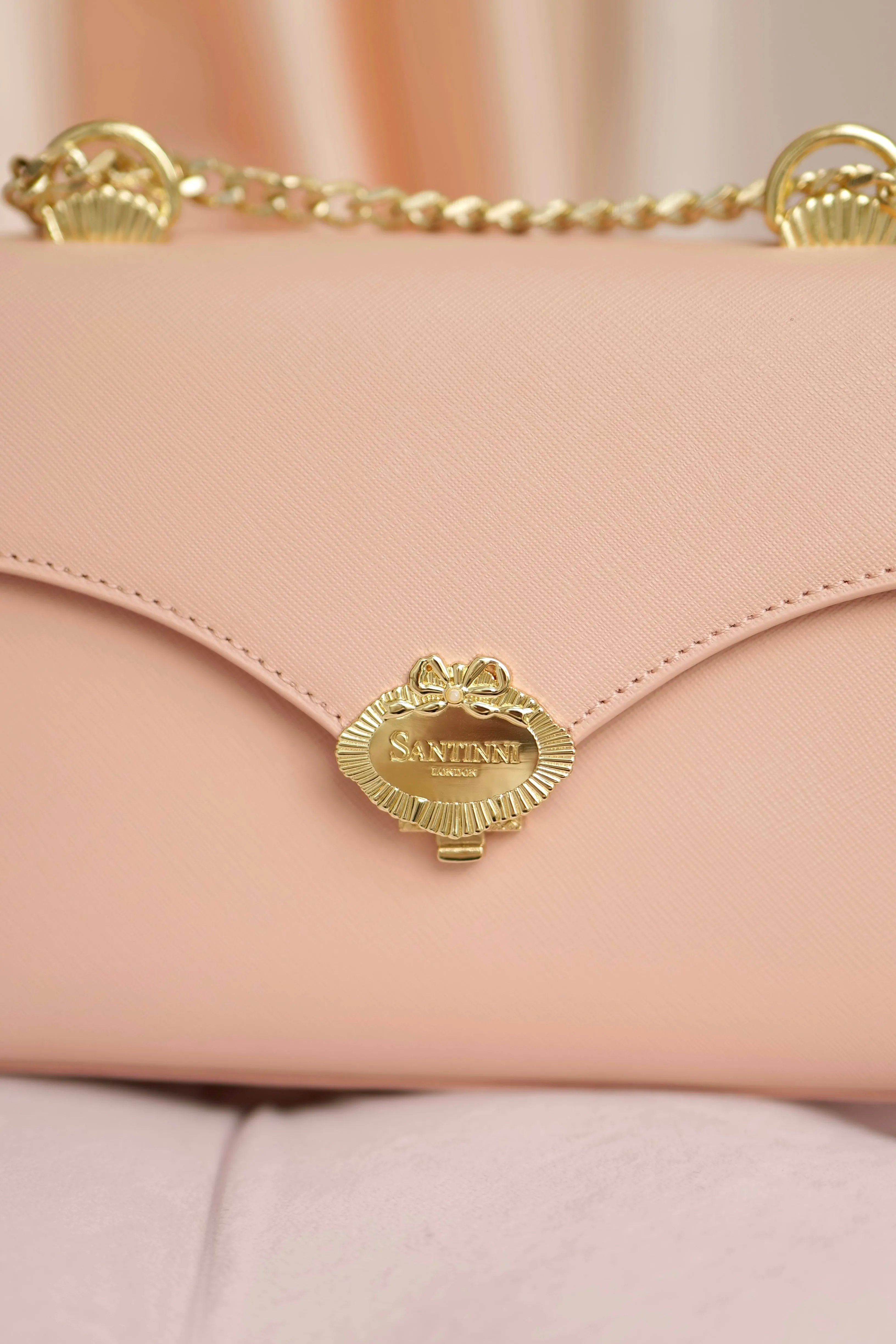 'Venus' Saffiano Leather Handbag in Rosa